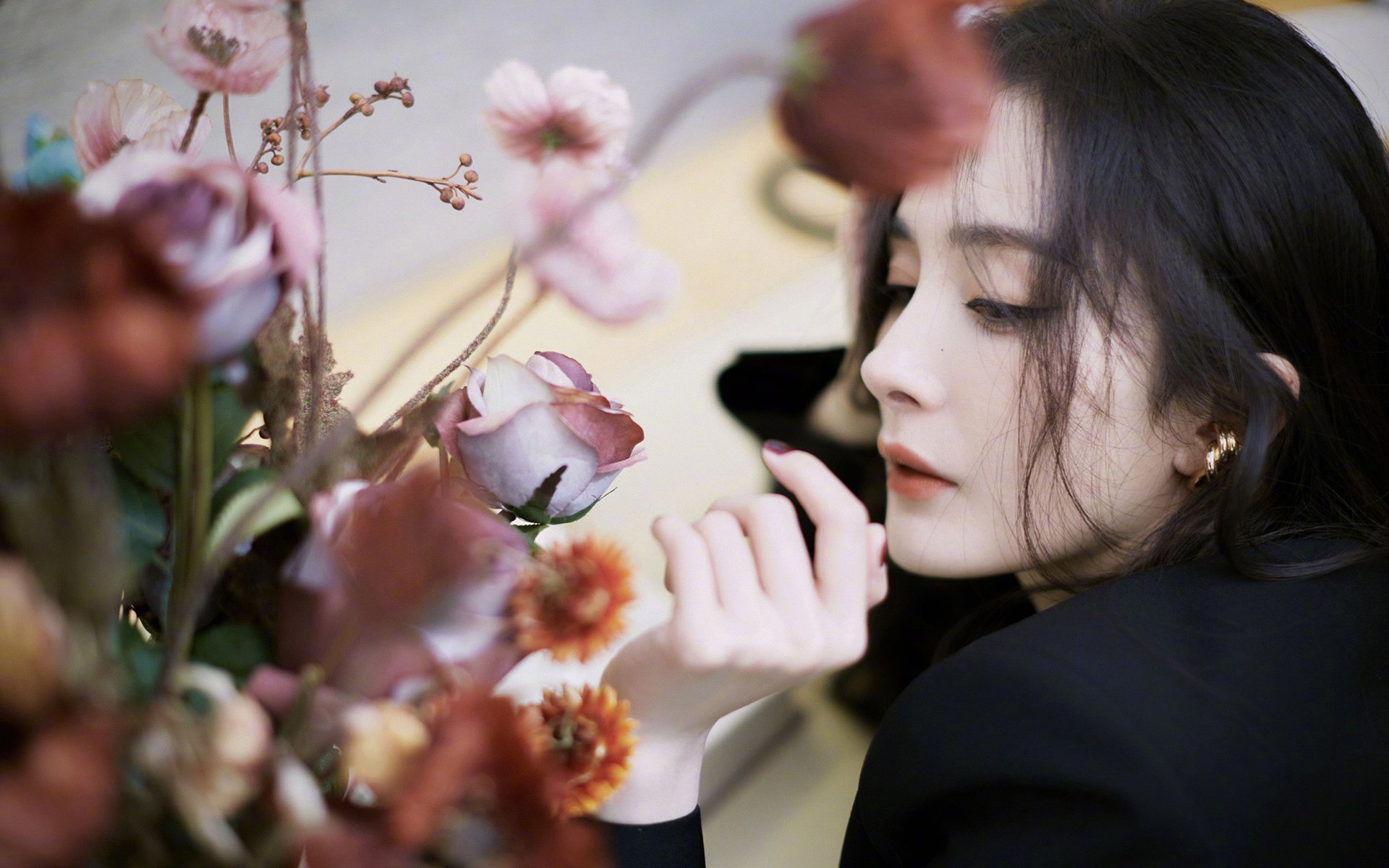 “生死瞬间：救援与危机背后的人性光辉”，生死瞬间纪录片
