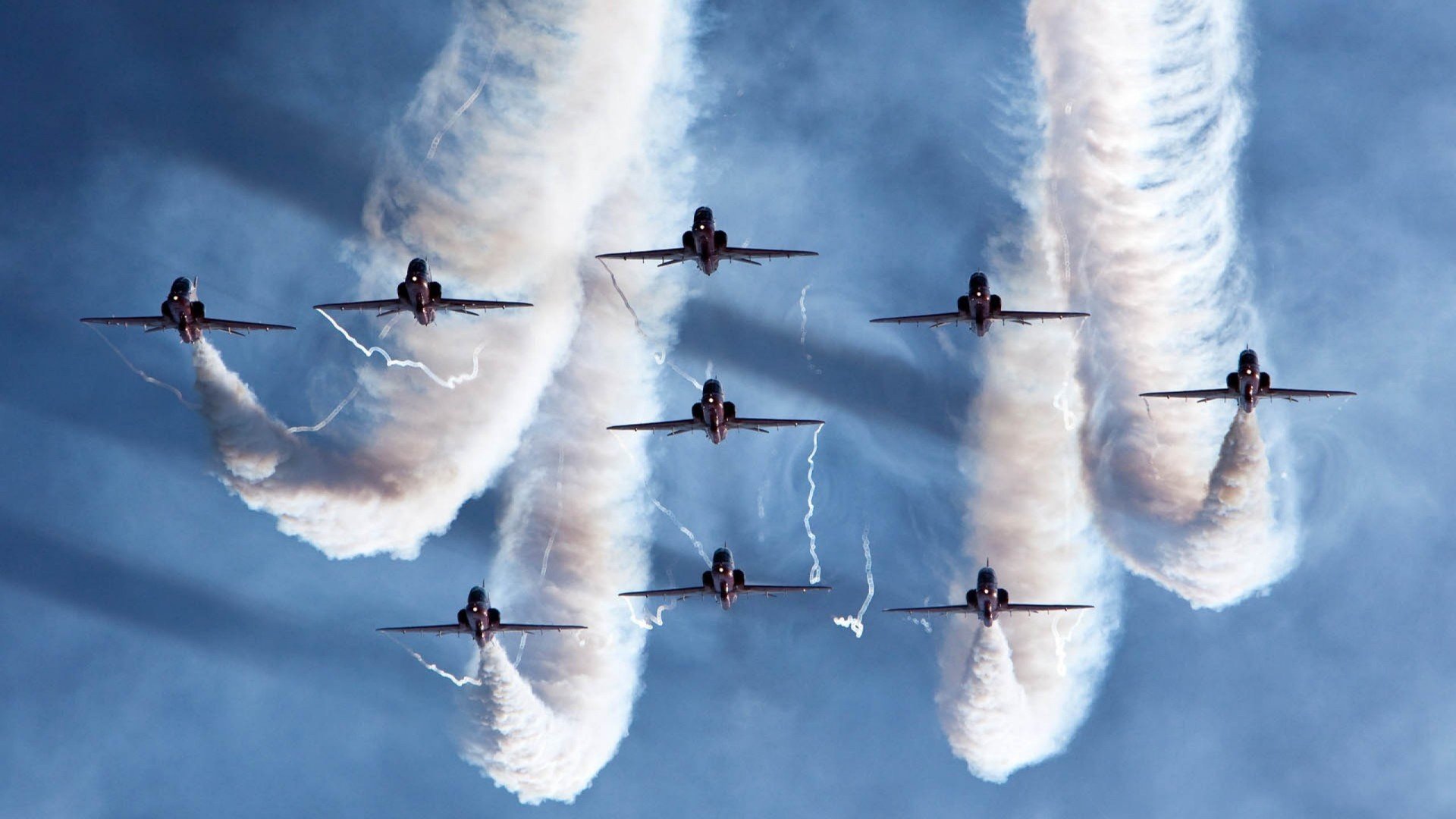 回顾排球女排逆袭之路,女排练球