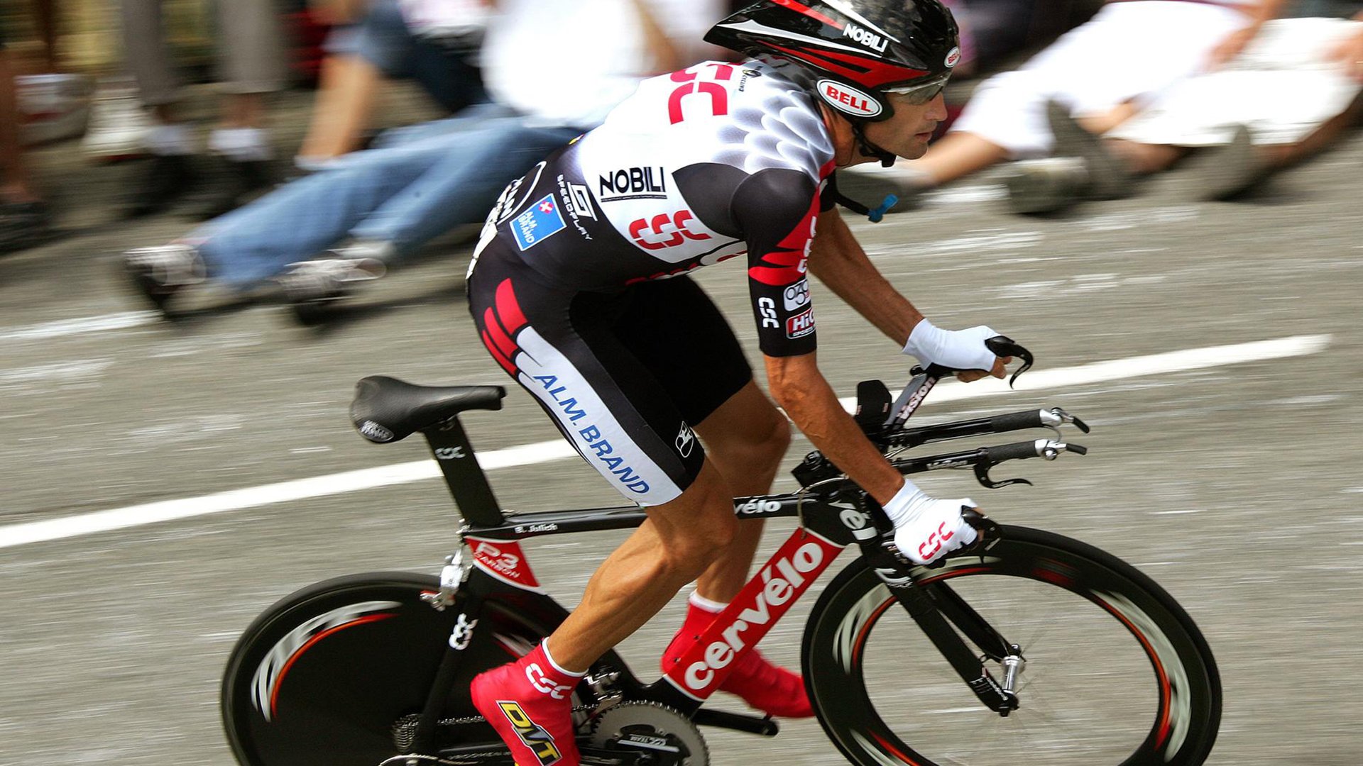 开云官网入口-赛季最惊险的五大超车场面盘点，超车赛道