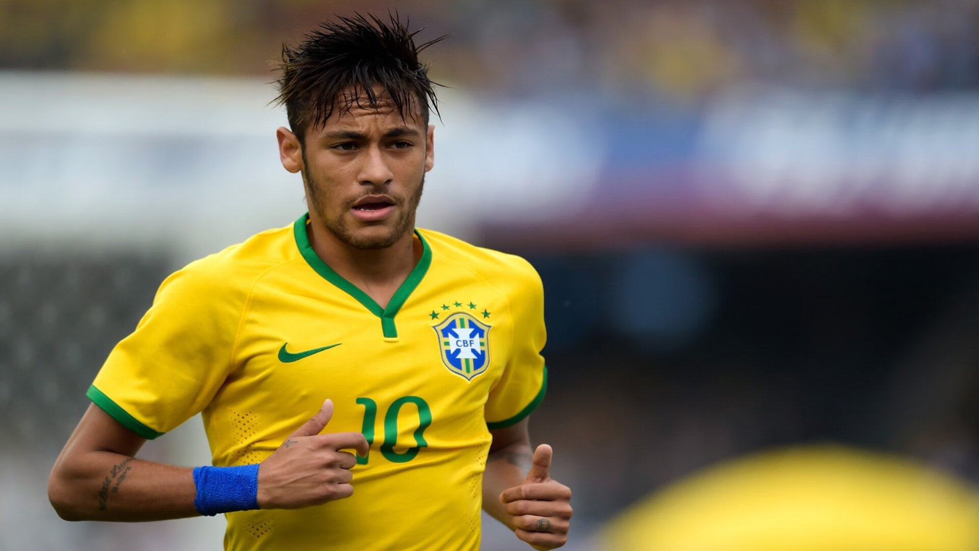 足球公益项目成为扶贫助困的重要载体，足球公益事业